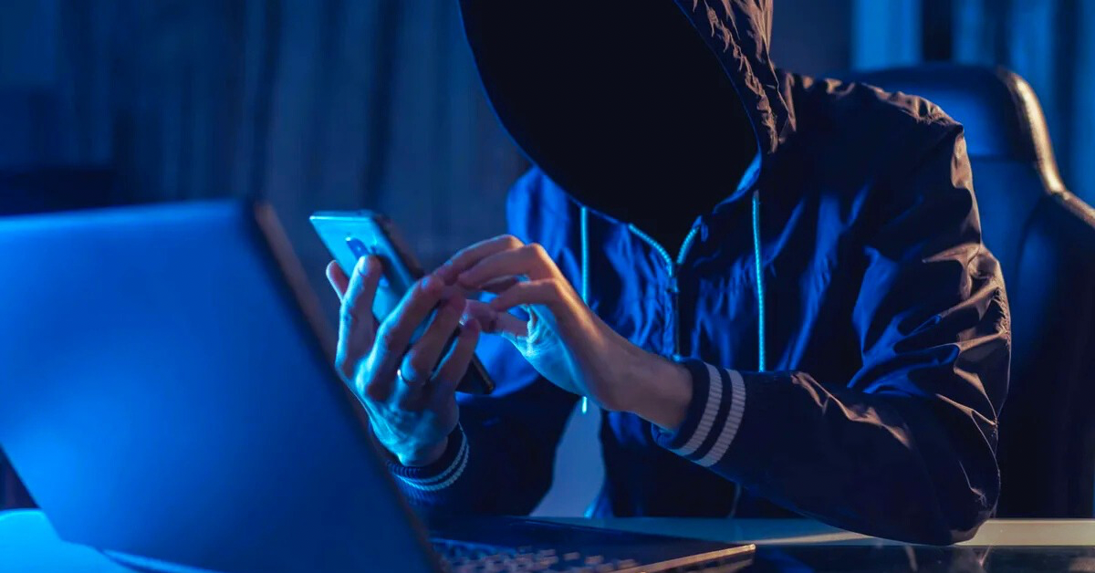 Captura de mensajes fraudulentos en WhatsApp relacionados con ofertas laborales falsas en Misiones